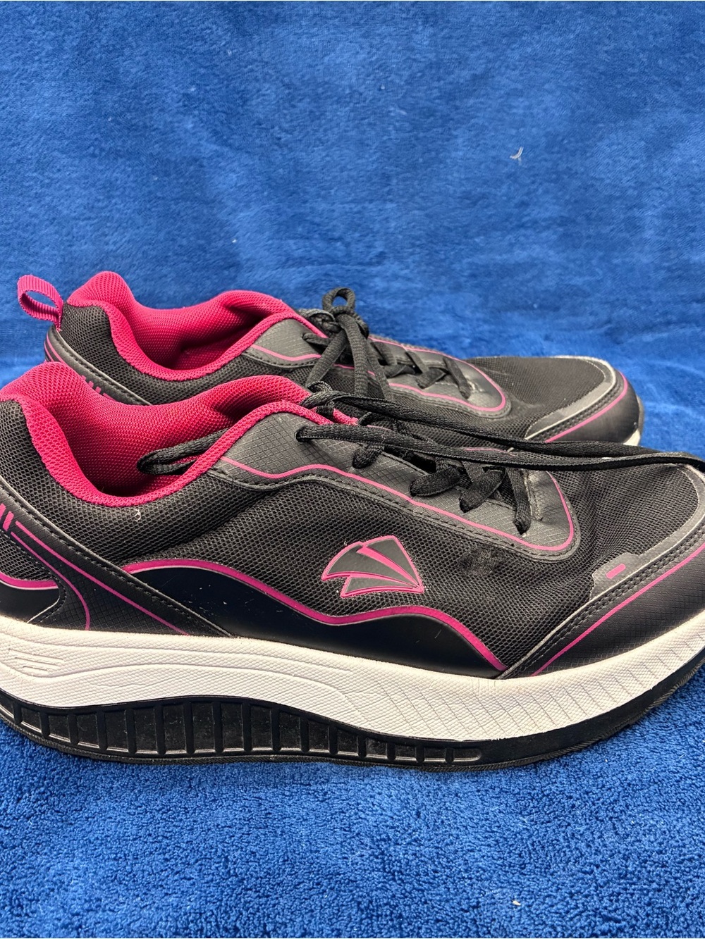 DV by Dolce Vita Black and Pink Women's Athletic Sneakers